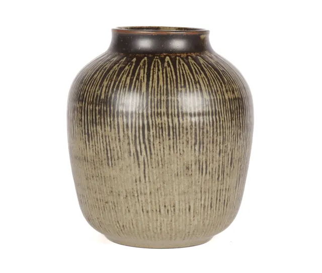 Gerd Bøgelund for Royal Copenhagen. Vase of glazed stoneware with ornamentation