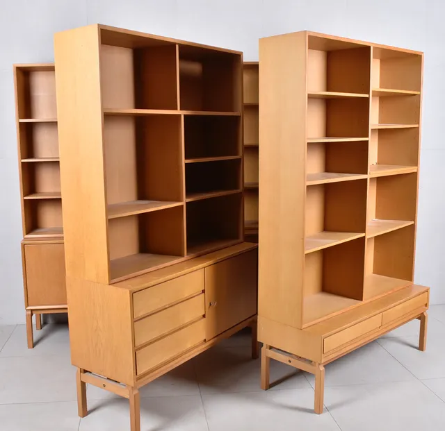 MARIAN GRABINSKI. Hyllsystem, 4 sektionerLängd, ek, IKEA, 1960-tal.