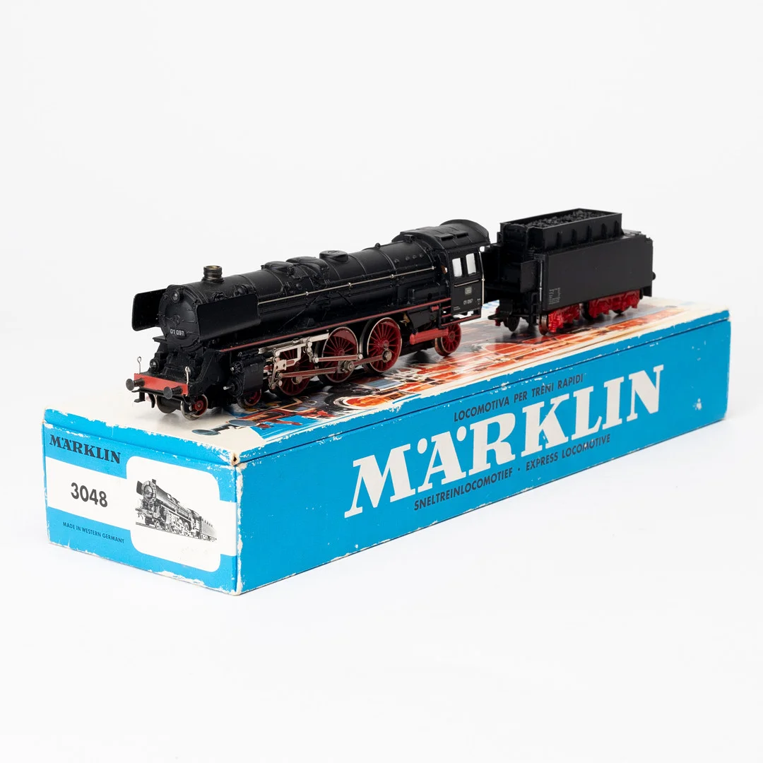 MÄRKLIN 3048, DB:s ånglok med tender BR 01, originalkartong. — Model railways — Auktionshuset Kolonn