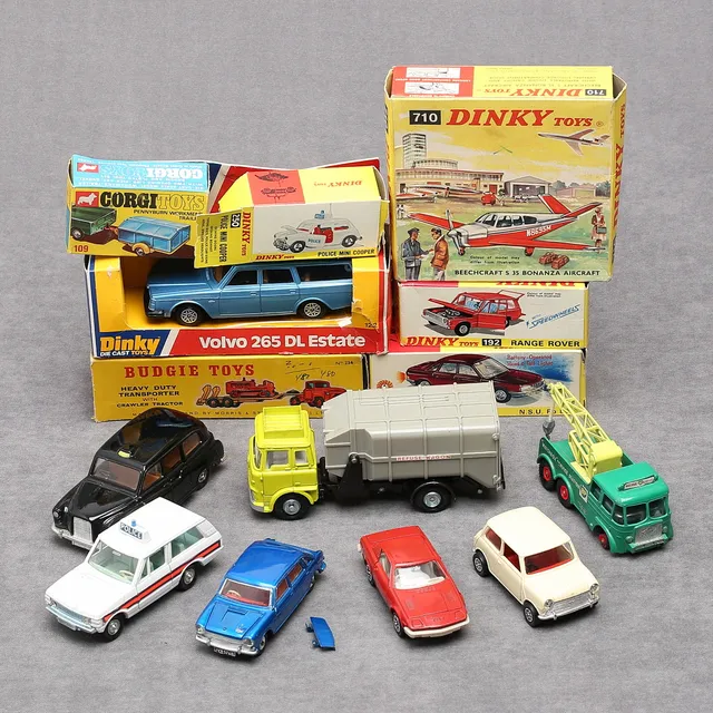 PARTI CORGI, DINKY TOYS, ca 11 delar. 1960-/1970-tal.