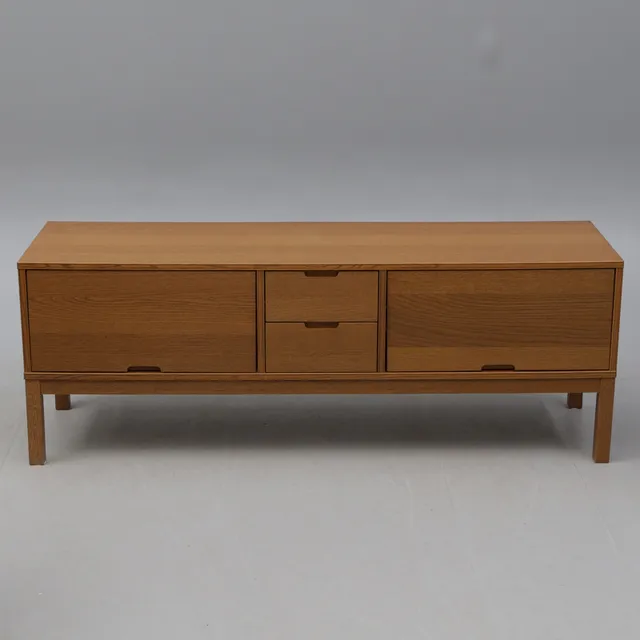 KNUT OCH MARIANNE HAGBERG. SIDEBOARD/TV-MÖBEL "Stockholm" EK, IKEA, 2000-tal.