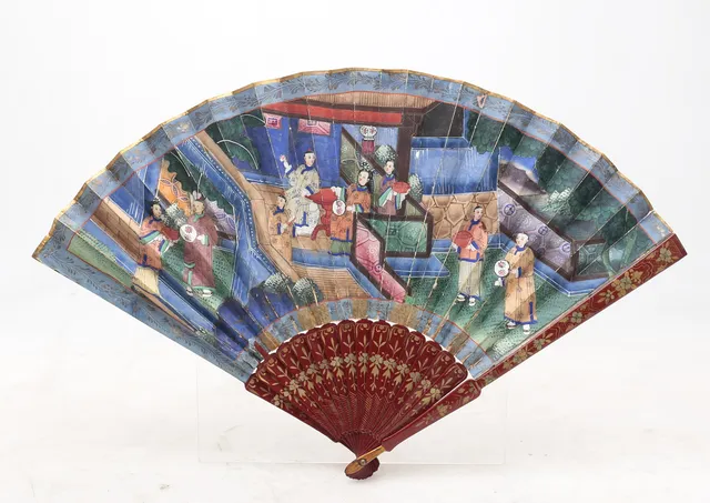 Chinese "thousand faces” fan with lacquered sticks and gouache painted paper leaves, late 19th Century.