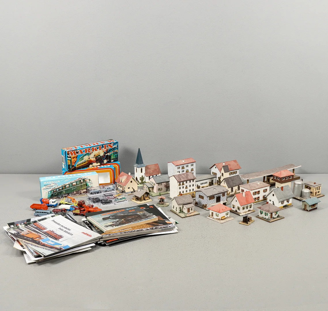 MODELLHUS Vau-Pe och Rudolf Spitaler, modellbilar och Märklinkataloger. — Model railways — Karlstad Hammarö Auktionsverk