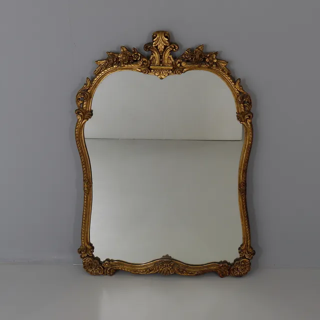 A GILT FRAME MIRROR IN 19TH CENTURY STYLE.