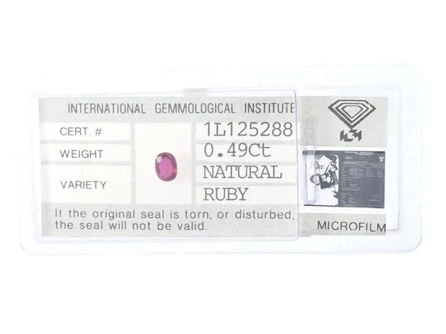 RUBIN, ovalslipad 0,49 ct, IGI certifikat 1L125288, förseglad.
