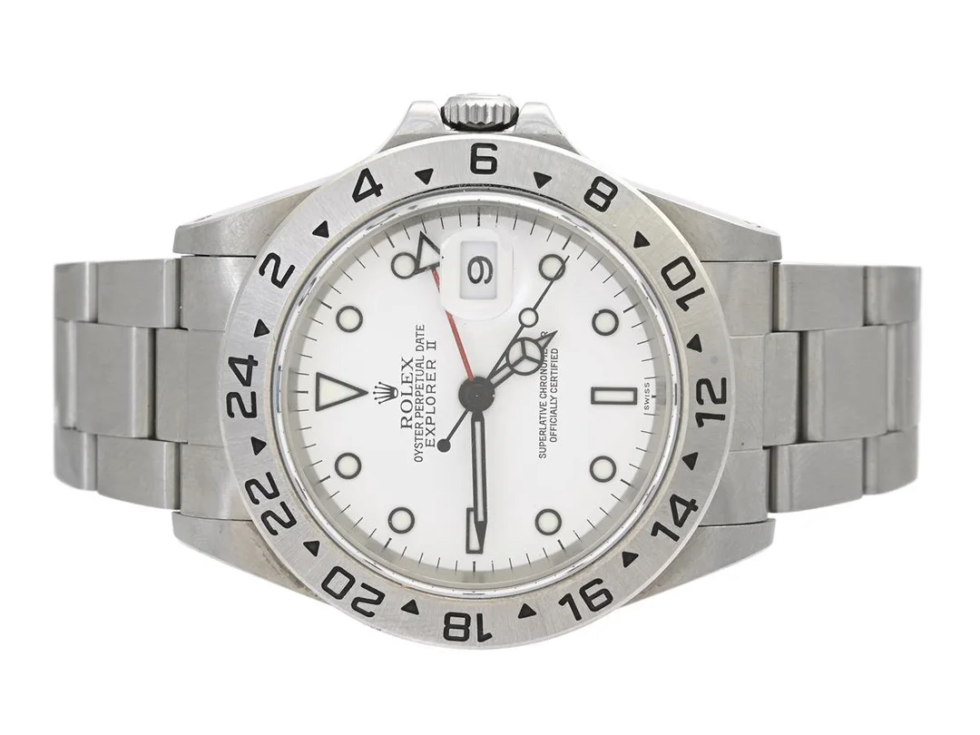 ROLEX, Oyster Perpetual Date, Explorer II (Swiss), Chronometer, s.k. "Swiss Only Dial", Ref nr. 16570, Serie nr. A603645, Cal 3185, Verk nr. 3 8446487, Boett nr. 16570, herrur, 40 mm, stål, automatisk, safirglas, datum, 24-timmarsvisning, Oysterlocklänk, viklås, Ref nr. 78790-X10/501 B, servad maj 2025, cert, januari 2000, box, ytterkartong. — Klockor/Rolex — Kaplans