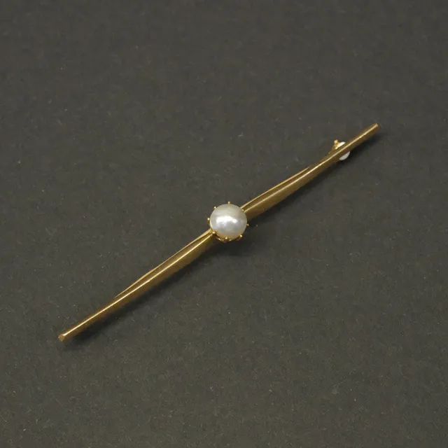 BROSCH MED PÄRLA, 18K GULD.