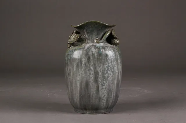 Arne Bang. Vase af stentøj