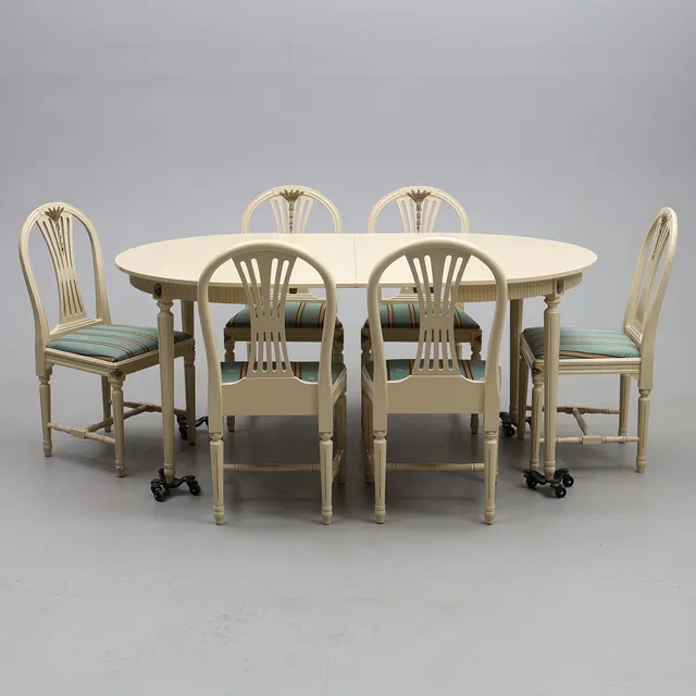 MATGRUPP. 7 delar, gustaviansk stil, med iläggsskivor, 1900-tal.