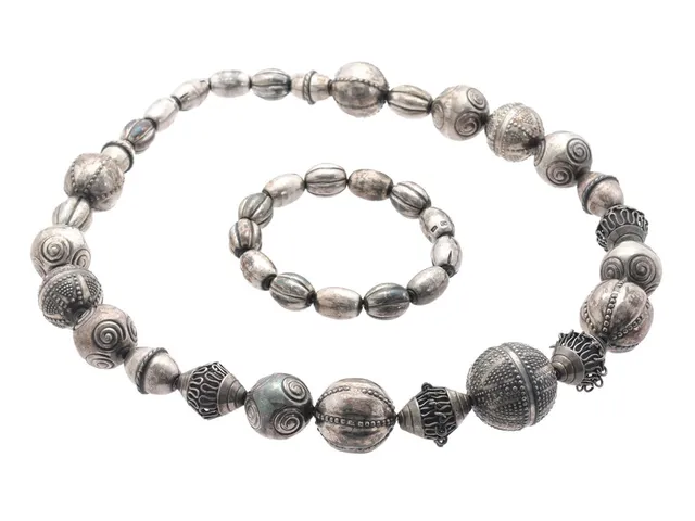 KALEVALA, collier "Skatten från Halikko", sterlingsilver, Finland 1966, längd 71 cm, går att koppla om till kortare collier och armband, vikt 134,6 g.