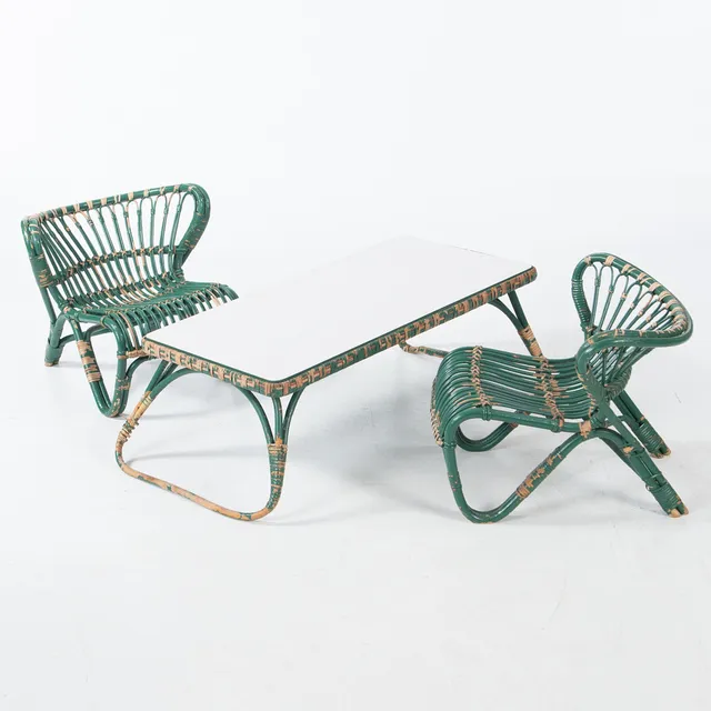VIGGO BOESEN. Barnmöbel "Fox Lounge Chair" 2 st med bord.