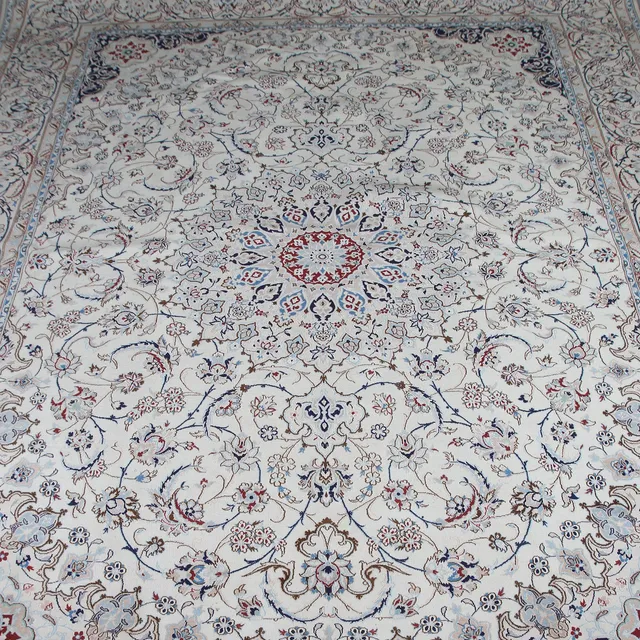MATTA, Nain part silk, s.k 9 LAA. ca 403 x 310 cm.