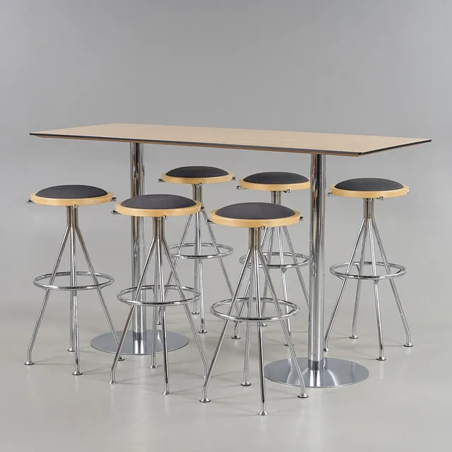 JOHAN & BÖRGE LINDAU. Café / Barmöbel, 6 barpallar samt bord "Bit" Blå Station, Åhus, 2000-tal.