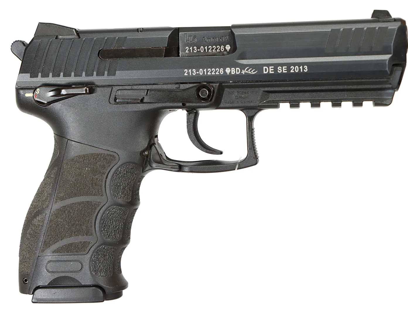 PISTOL, fabrikat Heckler& Koch, modell P30L, kaliber 9x19, tillv.nr 213-012226, se-nr SE2933810. — Pistols — Walter Borg