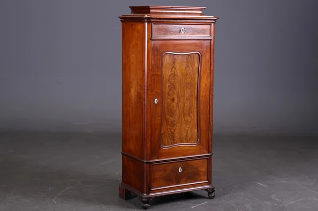 Christian VIII piedestalskab af fineret mahogni, 1800-tallet