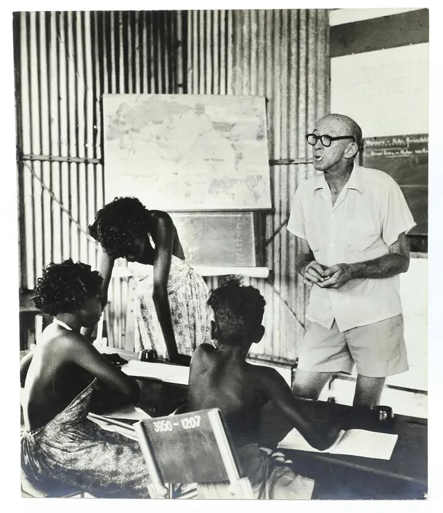SVEN GILLSÄTER (1921-2001). fotografi, Undervisning, mongramsignerad a tergo.