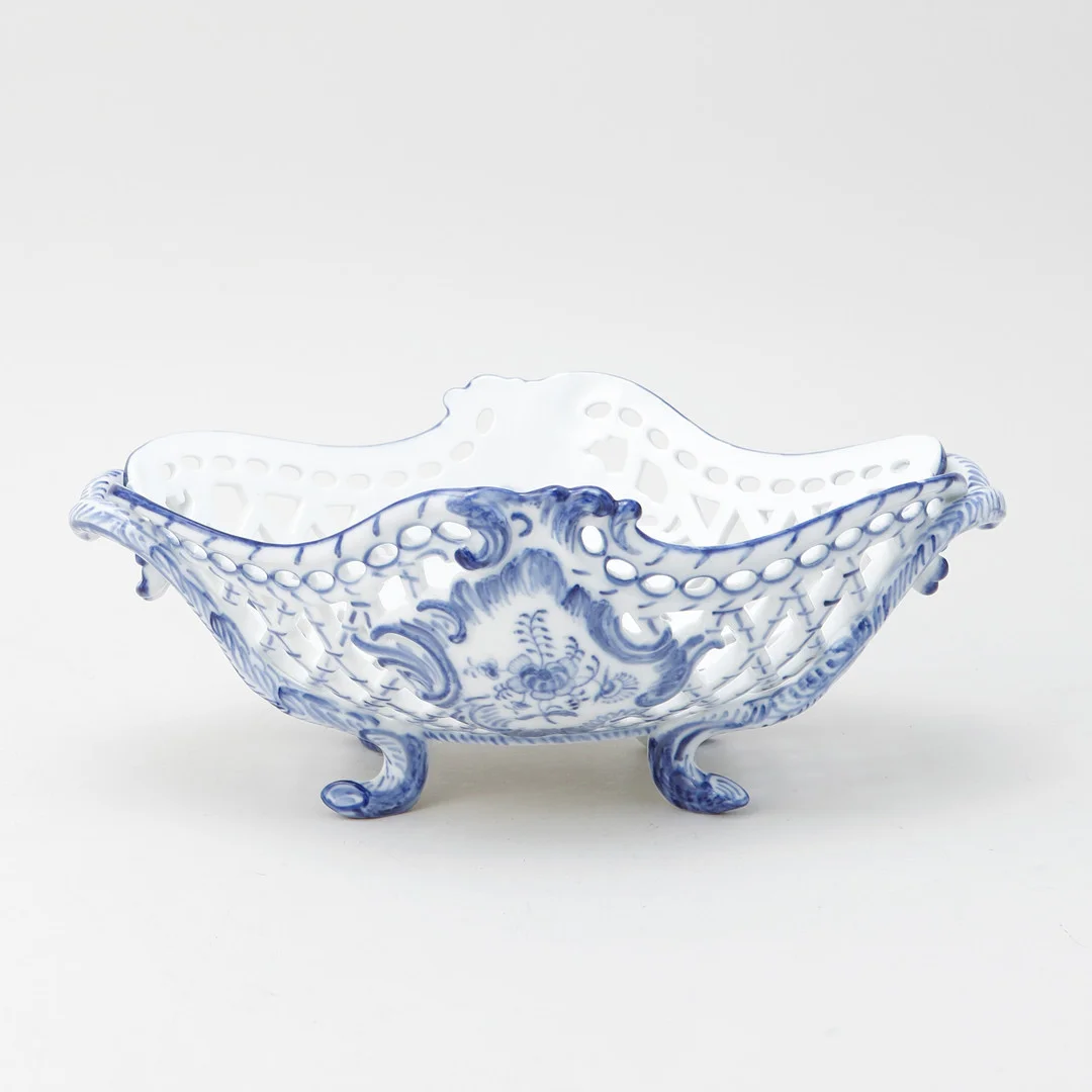 GALLERSKÅL / FRUKTSKÅL, porslin, nr 1049, Royal Copenhagen, 1900-talets början. — European — Göteborgs Auktionsverk