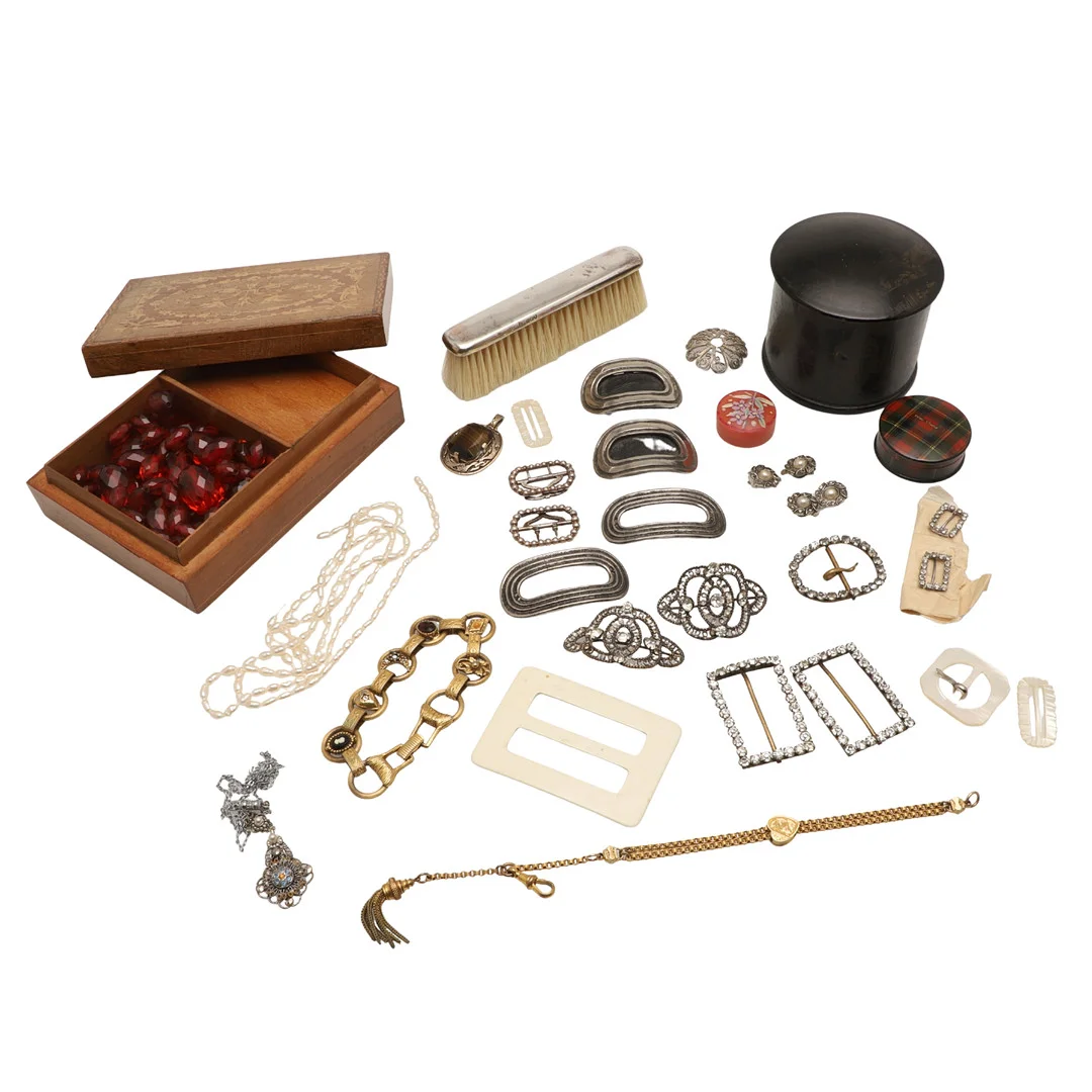 ASSORTED 19TH CENTURY BUCKLES AND ITEMS OF COSTUME JEWELLERY. — Objet de vertu & Miscellaneous — Lawrences Auctioneers