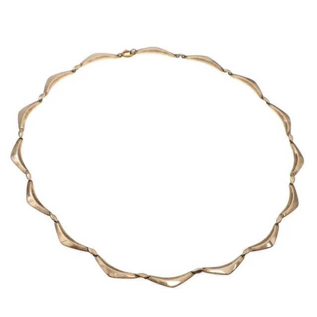 An 8k gold necklace. Weight app. 9.5 g. L. 45.5 cm.