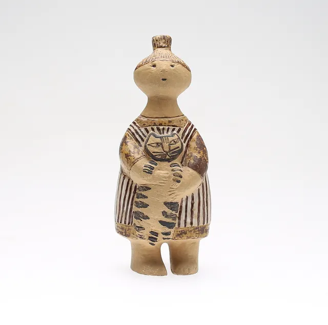 LISA LARSON. stengods, figur, "Stina med katt", Gustavsberg.