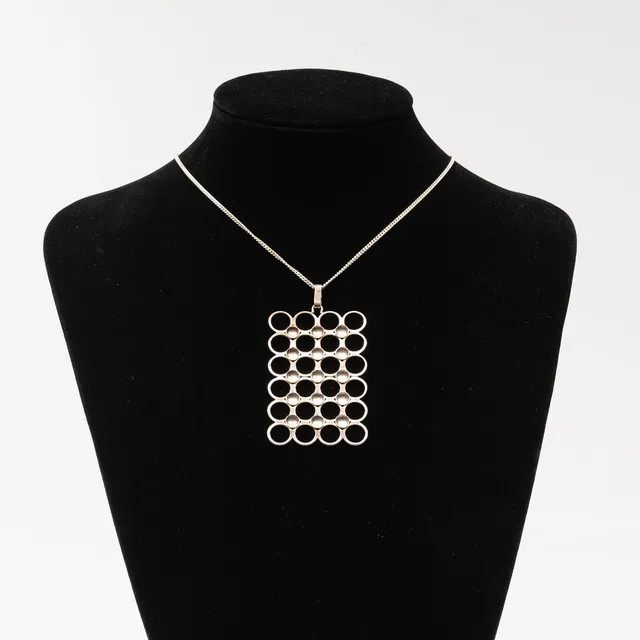 HALSBAND MED HÄNGE i silver, 1960-tal.