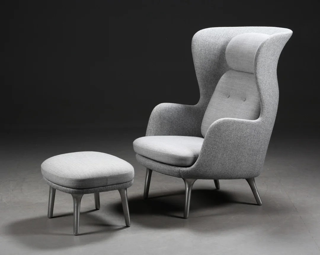 Jaime Hayon for Fritz Hansen. 'Ro' lounge chair and footstool, Model JH1 (2) — Furniture/Lounge chairs — Lauritz