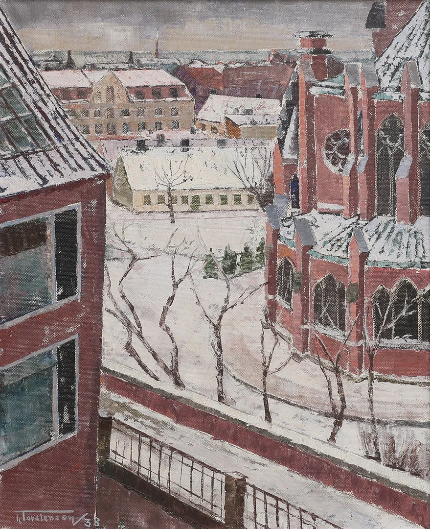 TORSTEN TORSTENSSON (1901-1974). "DEN FÖRSTA SNÖN" LUND 1938, UTSIKT MOT ALLHELGONAKYRKANS ABSID. — Paintings — Crafoord Auktioner Lund