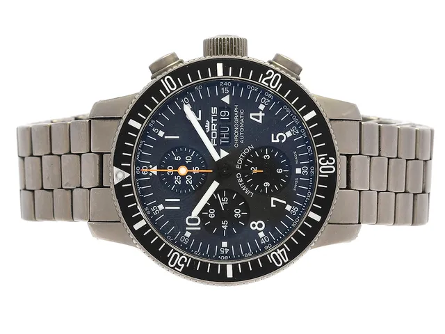 FORTIS, B-42, Cosmonaut Chrono, "Limited Edition", "Tachy Metre", Cal ETA 7750, Serie nr. 393/500, Ref nr. 638.27.71 M, Boett nr. 638.27.141 / 1483, kronograf, herrur, 44 mm, titan, automatisk, safirglas, dag, datum, kolfiberurtavla, originallänk, viklås, Ref nr. 645.27 /1105, cert, juli 2008, box (ej komplett), Limiterad och numrerad (Nr. 393/500).