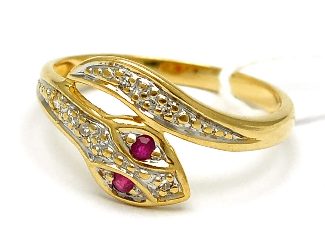 Ring 18K 1,7g Ø15¾ med stenar och åttkantslipade diamanter 5xca.0,005ct — Smycken/Ring — Kaplans
