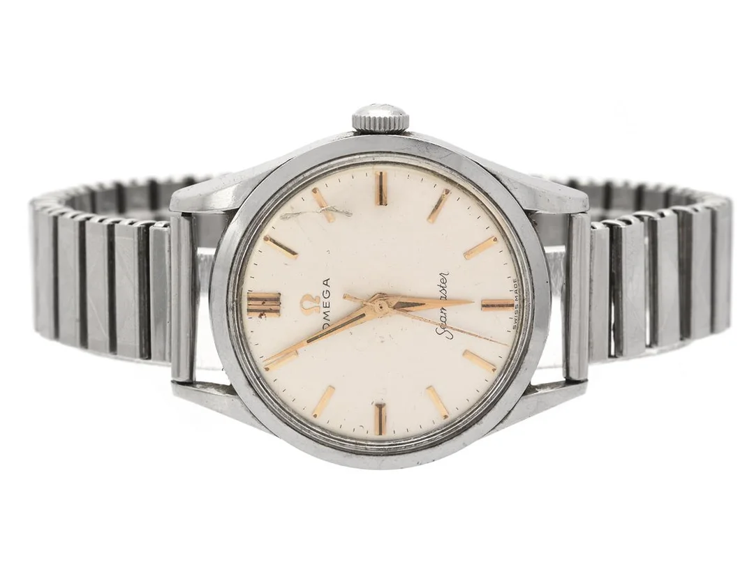 OMEGA, Seamaster, Cal 284, Serie nr. 17087424, Ref nr. CK 2938, Boett nr. 2938-2 SC, herrur, 36 mm, stål, manuell, plexiglas (skadat), skadad urtavla, defekt (servicebehov), ca 1959, metallänk ej original. — Klockor/Omega — Kaplans