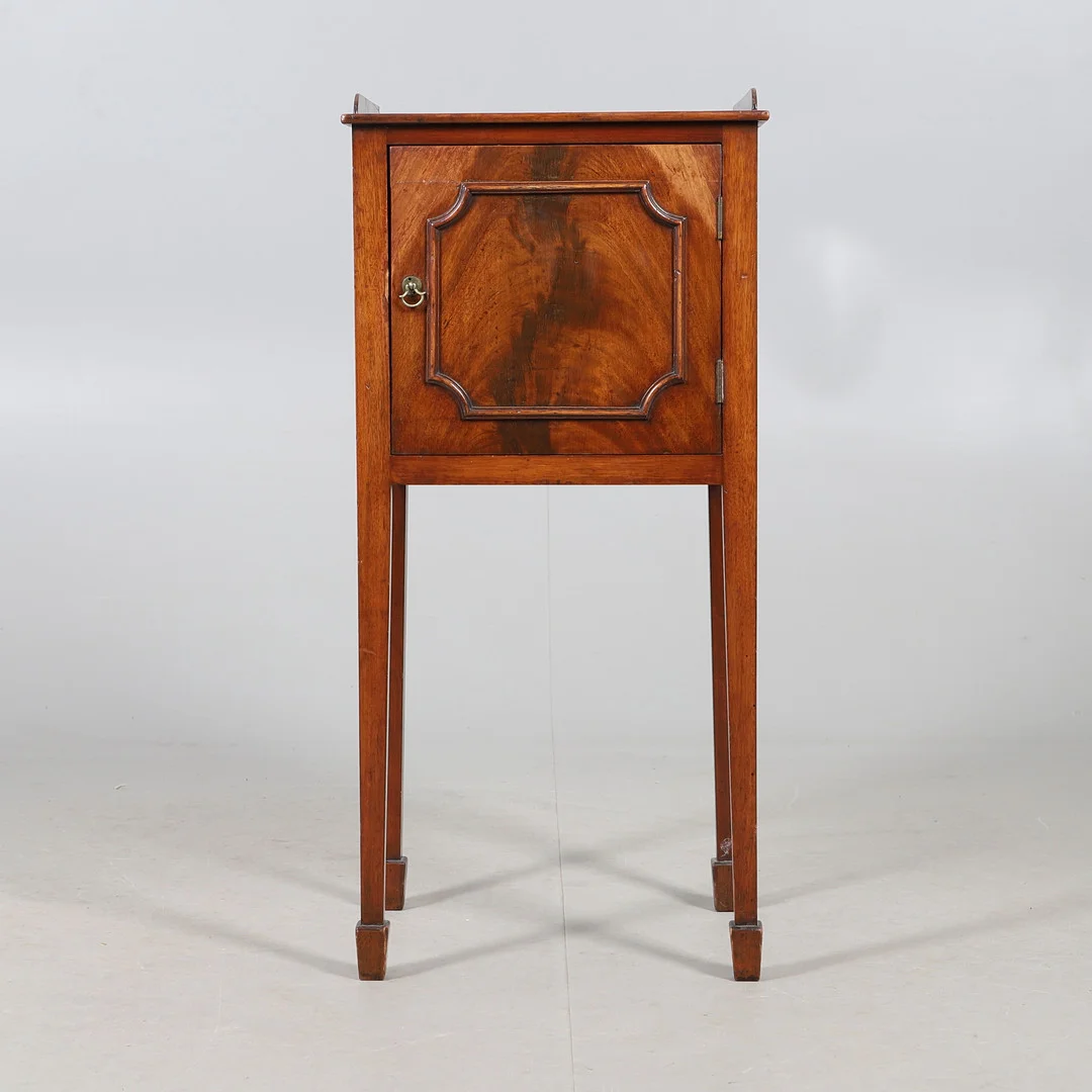 A NINETEENTH CENTURY MAHOGANY POT CUPBOARD. — Cupboards, Cabinets & Shelves — Lawrences Auctioneers