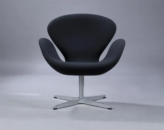 Arne Jacobsen. The Swan. Lounge chair, model 3320, Brown label 2016, black 'Fame'