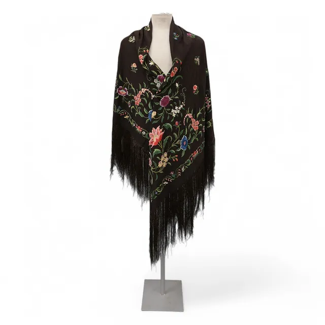 Elizabethan Manila shawl in embroidered brown silk, early decades of the 20th Century.