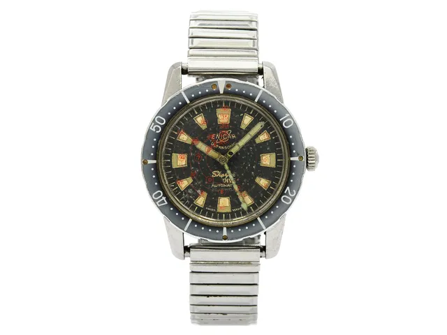 ENICAR, "Mr. Bo Cassel´s", Ultrasonic, Sherpa DIVE, BaANXS, Cal A-R 1034, Serie nr. 243907, Ref nr. 100/124 BaANXS, Boett nr. 3-58, herrur, 40 mm, stål, automatisk, plexiglas, datum, defekt, ca 1960, metallänk ej original.