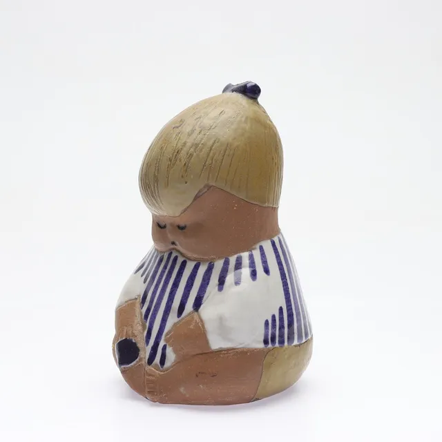 LISA LARSON. Figurin, stengods, "Johanna" ur serien Larsons ungar, Gustavsberg.