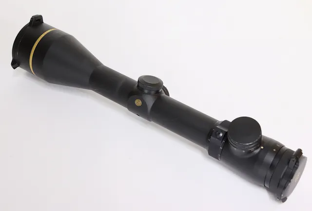 KIKARSIKTE, LEUPOLD VX-III, 3,5-10X50MM.