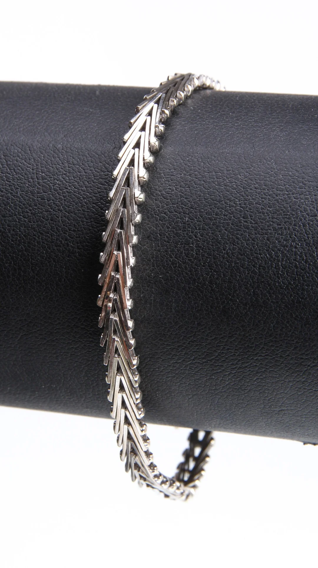 Bjarne Nordmark Henriksen. Narrow Geneva bracelet in 14 kt. white gold — Jewellery/Bracelets — Lauritz