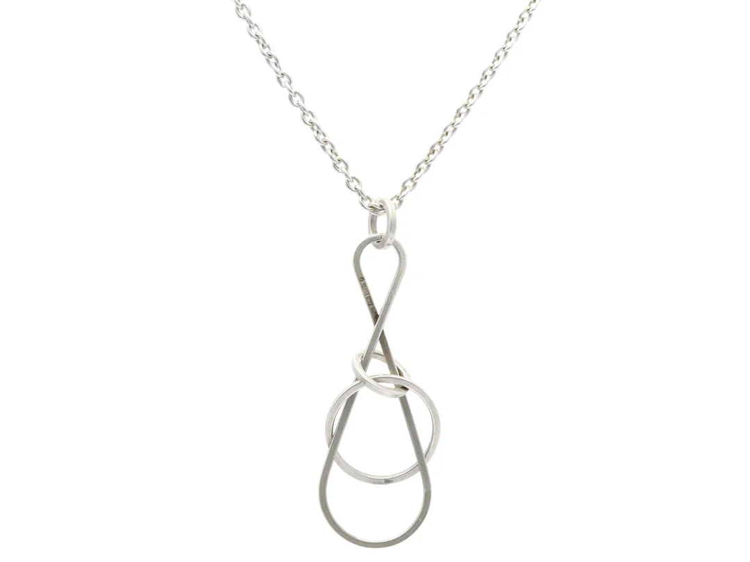 EFVA ATTLING, hänge/kedja, sterlingsilver, längd 60 cm, vikt 18,2 g. — Smycken/Hänge med kedja — Kaplans