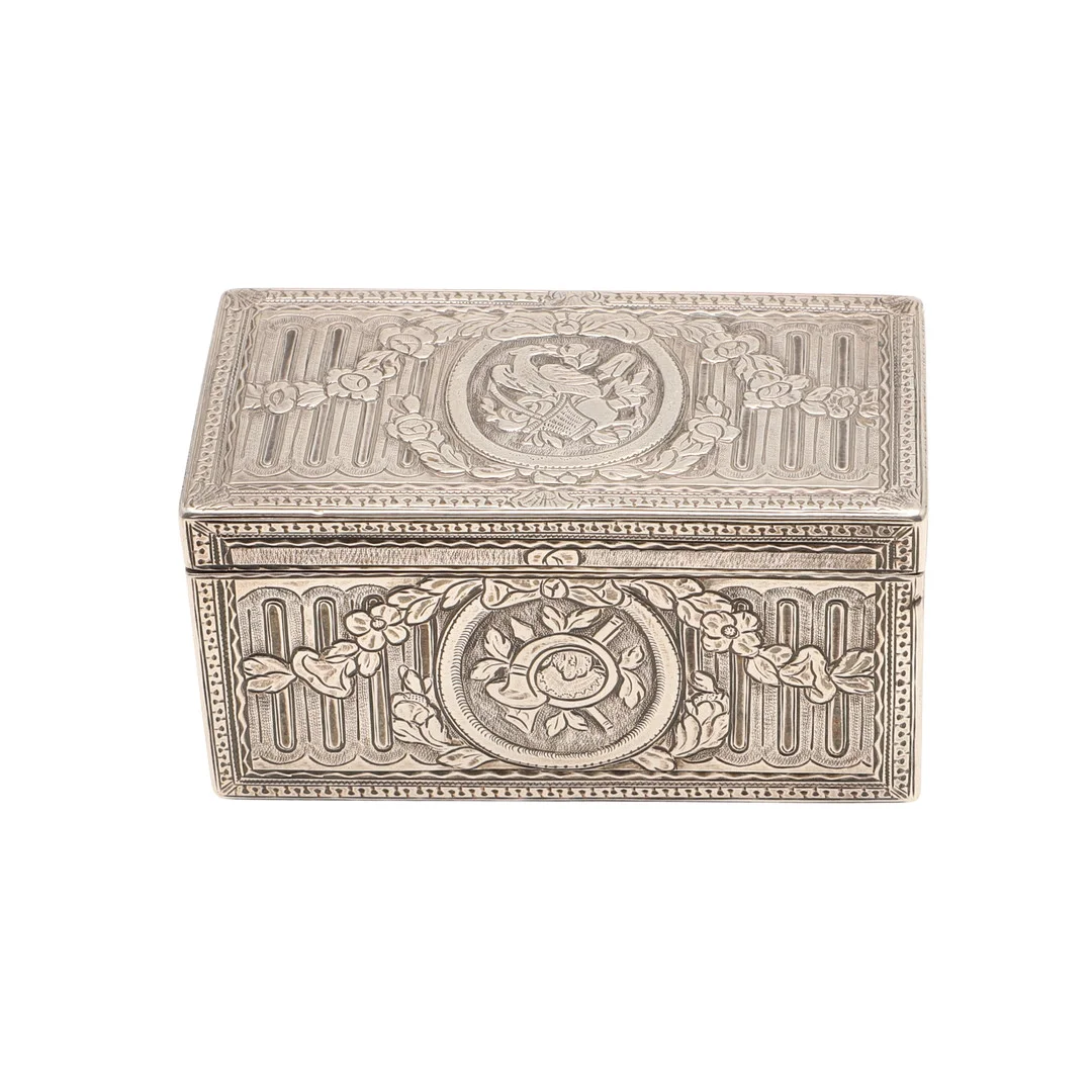 A FRENCH SILVER SNUFF BOX. — Silver — Lawrences Auctioneers