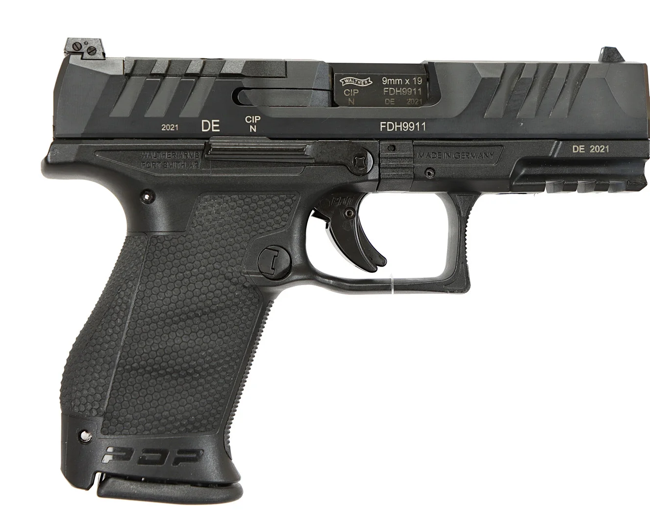 PISTOL, tyskland, Halvautomatiskt, fabrikat Walther, modell PDP Compact, kaliber 9mm (9x19), tillv.nr FDH9911, se-nr SE3355647. — Pistols — Walter Borg