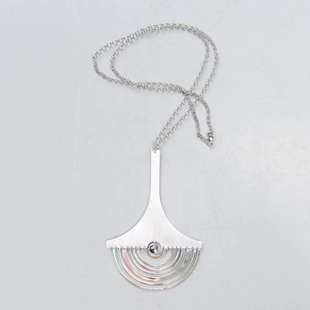TAPIO WIRKKALA. Halsband, sterlingsilver, "Half Moon / Kuunsirppi", Kultakeskus Oy, Finland.