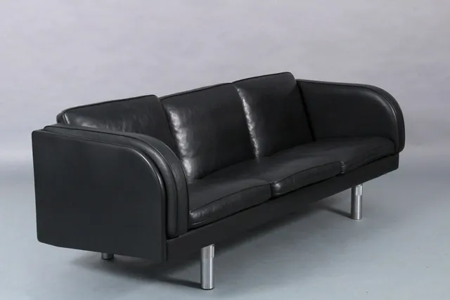 Jørgen Gammelgaard. Three-seater sofa model EJ 20/3.