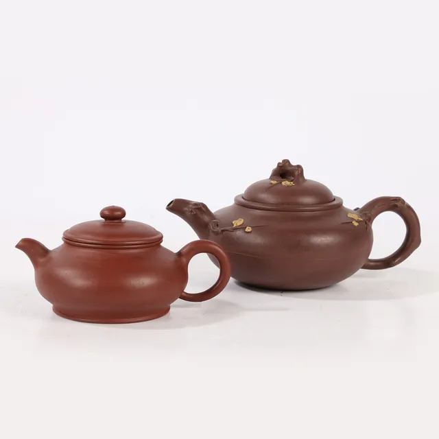 TWO CHINESE YIXING TEA POTS (2).