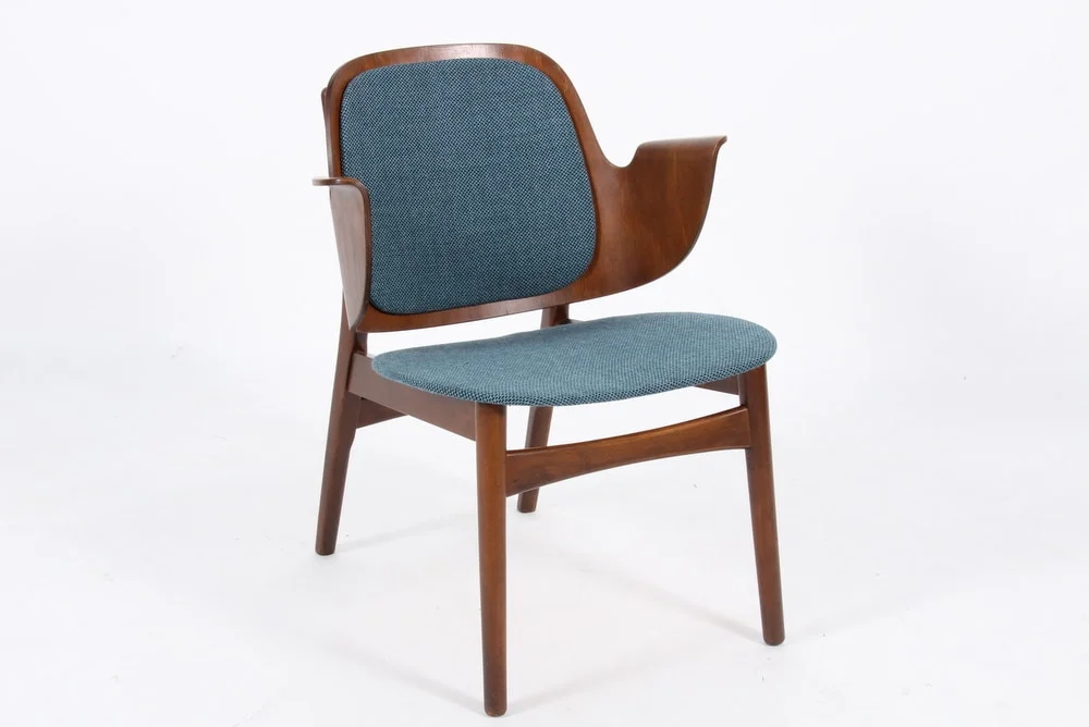 Hans Olsen. Armstol, model 107 — Furniture/Chairs — Lauritz