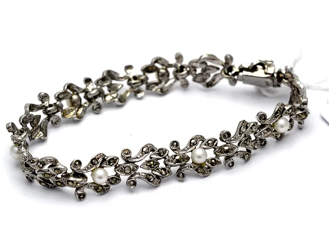 Armband med pärlot i silver 835 17g 18cm