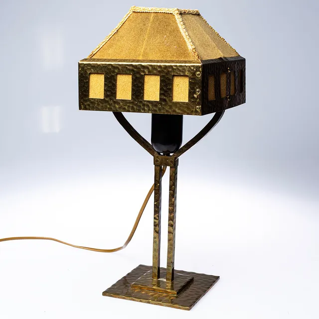 BORDSLAMPA, jugend, 1900-talets första hälft.