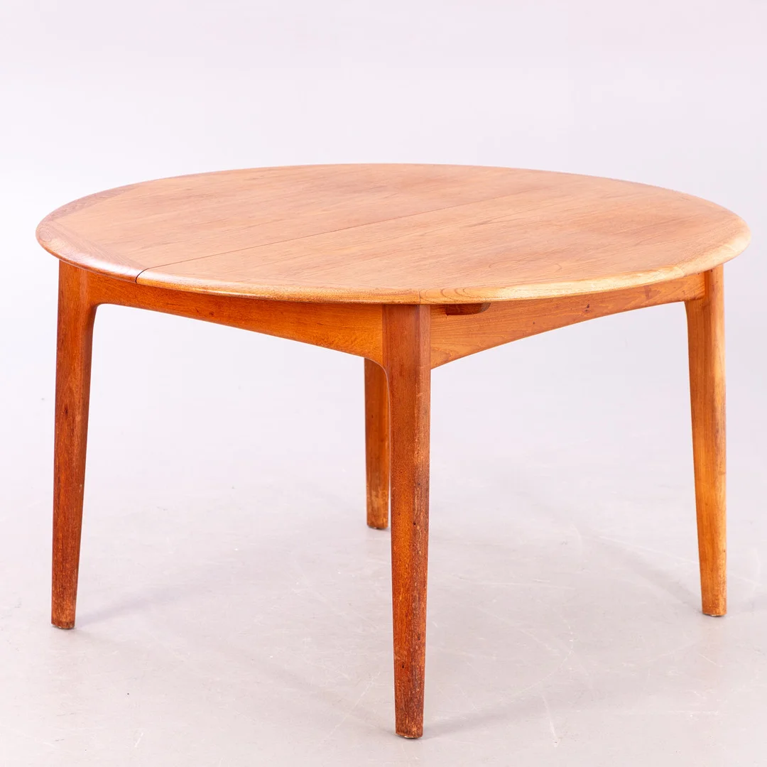 SVEND ÅGE MADSEN. K. Knudsen & Son, Esstisch / Tisch, Teak, 1960er Jahre, Dänemark. — Dining tables — Stockholms Auktionsverk Hamburg