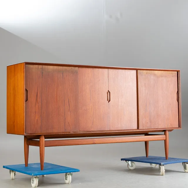 Henry Rosengren Hansen, Highboard in Teak, Brande Møbelfabrik.