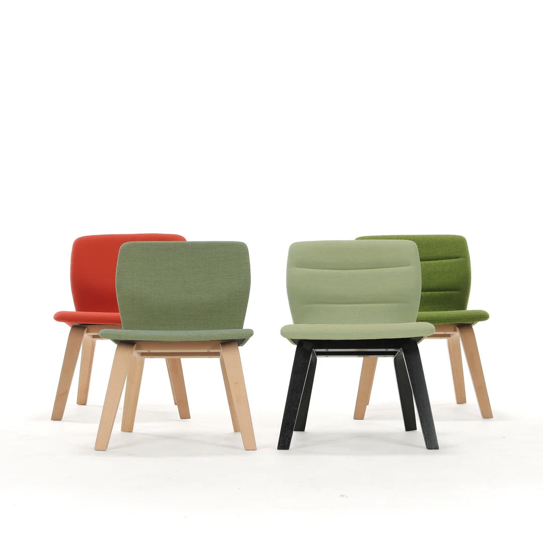 Magnus Olesen. Four lounge chairs (4) — Furniture/Lounge chairs — Lauritz