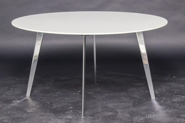 Jacob Wagner. Montana JW Table. Circular dining table